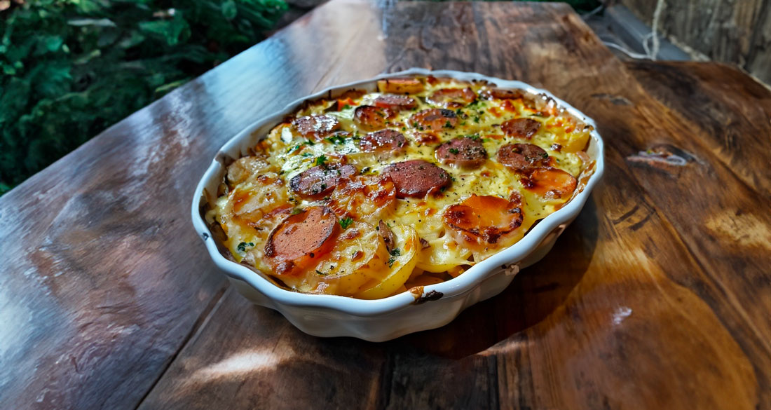 Gratin de Pommes de Terre, Chorizo, Tomate et Béchamel – Recettes